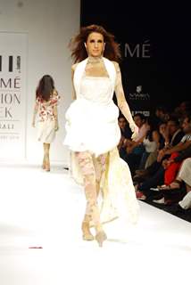 Model walks on the ramp at Lakme Fashion Week 2010