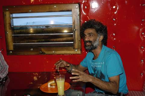 Makarand inaugurating Mumbai''s first indoor and air conditioned food street called ''Khau Gall''