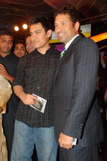 Aamir Khan and Sachin Tendulkar at CNN IBN heroes event