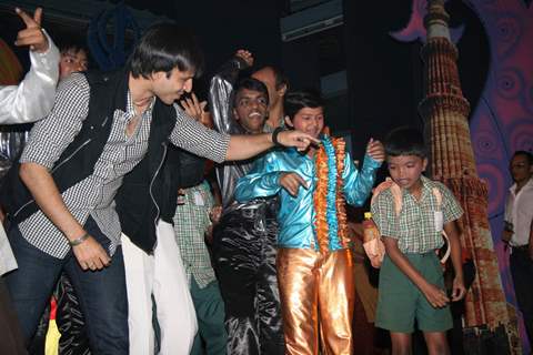 Vivek Oberoi at Vallabdas Dagra Indian Society children event, Bandra