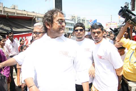 Mahesh Manjrekar Seeks blessing at Siddhivinayak for his Film City of Gold at Dadar