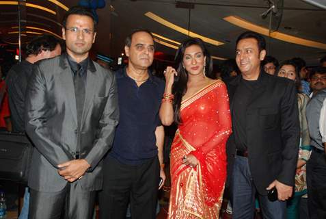 Rohit Roy and Rituparna Sengupta and Gulshan Grover at Mittal Vs Mittal premier at Cinemax