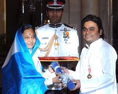The President, Pratibha Devisingh Patil presenting Padma Bhushan Award to AR Rahman, at Rashtrapati Bhavan,on Wednesday