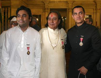 AR Rehman ,Pt Channu Lal Misra and Amir Khan at the Rashtrapati Bhawan,on Wednesday