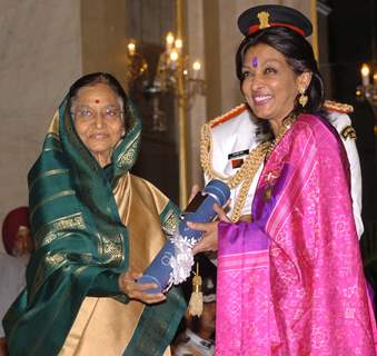 The President, Smt Pratibha Devisingh Patil presenting the Padma Bhushan Award to Dr Mallika V Sarabhhai, at the Civil Investiture Ceremony-II, at Rashtrapati Bhavan, in New Delhi on April 07, 2010