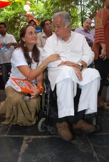 Sanjana Kapoor with Shashi Kapoor at Prithvi Summertime launch at Prithvi