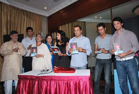 Ranbir Hooda and Sharman Joshi at the launch of Sharda Sunder''s book at Nehru