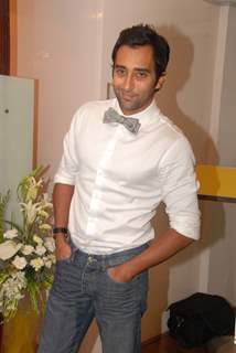 Rahul Khanna at Karan Johar''s New Men''s Wear Collection, AZA in Mumbai