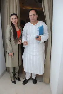 Farooq Shaikh at Zoya for Poetry reading on the Occasion of their 1st Anniversary at Warden Road