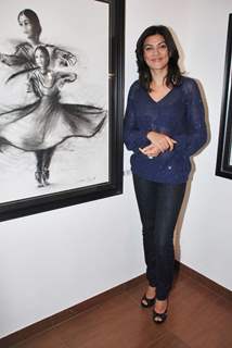 Sushmita Sen Launches Charcoal Exhibition by Gautam Patole at Nehru Centre