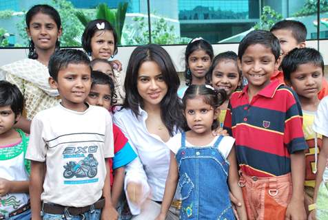 Sameera Reddy the Brand Ambassador of Dreams Home NGO at Bandra