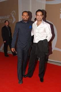 Yushuf Pathan and Irfan Pathan at IPL Awards red carpet in Grand Haytt Hotel on 23rd April 2010