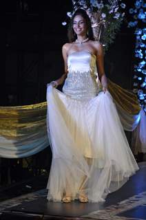 Model on the ramp for BETI Show&quot;