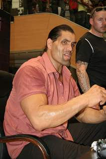 Khali meets fans at Inorbit Mall