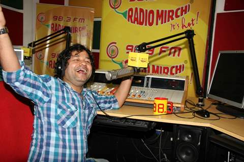 Kailash Kher at Radio Mirchi to launch new track &quot;Tere Liye&quot; at Lower Parel