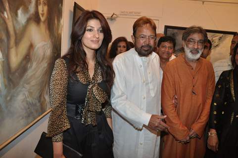 Twinkle and Rajesh khanna inaugurate Prithvi Soni exhibition at Jehangir Art Galery, Mumbai