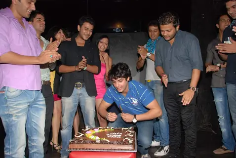 Karan Wahi''s bday bash
