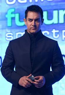 Aamir Khan at the launch of Samsung''s mobiles in New Delhi