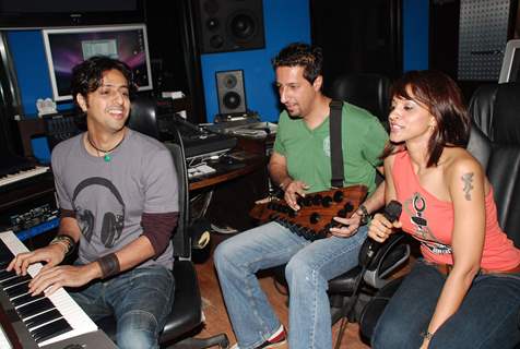 Singer Manasi Scott records with Salim Sulaiman at Santacruz