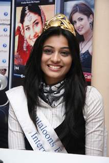 Miss India Neha Hinge launches Online site  NYOO TV at Ambassador Hotel