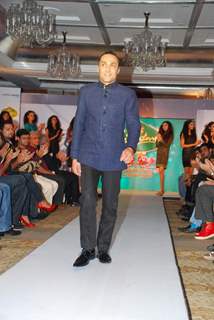 Rahul Bose with designer Rina Dhaka, Dev R Nil at Signature fashion show at Le Merridean