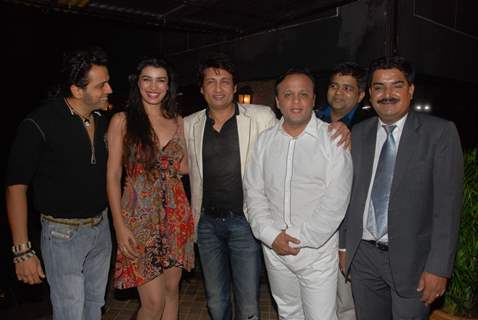 Designer Rajesh Aiya ties up with Alka Suman (Shekar Suman''s wife)  at Fariyas, Colaba