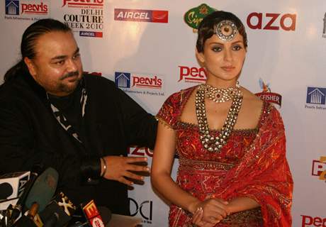 Bollywood actress Kangna Ranaut and designer J J Valaya  at the Delhi Couture Week 2010, in New Delhi on Friday