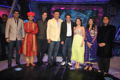 Dharmendra, Sunidhi Chauhan and Anu Malik on the sets of Indian Idol at Film City