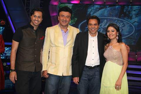 Dharmendra, Sunidhi Chauhan and Anu Malik on the sets of Indian Idol at Film City