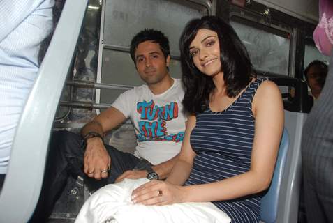 Emran Hashmi and Prachi Desai travel by bus to promote their film