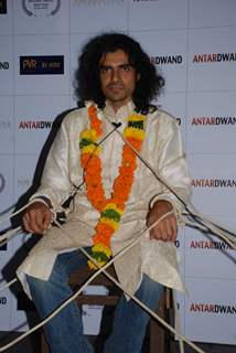 Imtiaz Ali kidnapped and trapped as a groom to promote film Antardwand at PVR, Juhu