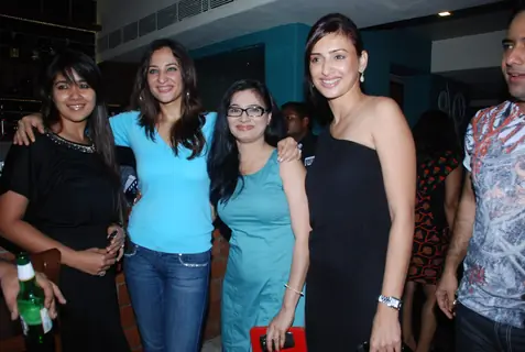 Narayani Shastrii and Rakshanda Khan at Barcode 53 launch by Hiten Tejwani and Gauri Tejwani at Andheri
