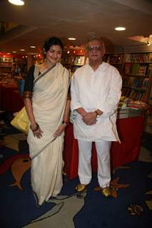 Gulzar at &quot;Potli Wale Baba&quot; book launch at Croswword, Kemps Corner