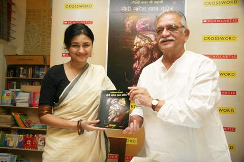 Gulzar at &quot;Potli Wale Baba&quot; book launch at Croswword, Kemps Corner