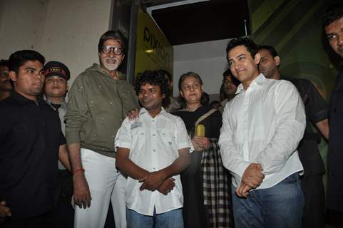 Amitabh Bachchan, Jaya Bachchan and Aamir Khan at the screening of Peepli Live movie in Bandra