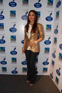 Kareena Kapoor on the sets of Indian Idol at Filmistan