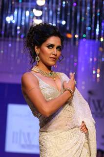 Model walk on the ramp at India International Jewellery Week