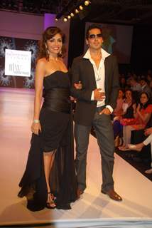 Dino Morea at Queenie for Giantti opened the India International Jewellery Week with a sensational c