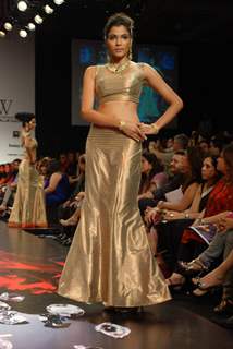 Model on the ramp at Dwarkadas Chanduma show at the India International Jewellery Week on Day 2