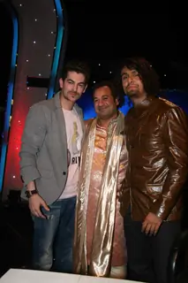 Neil Nitin Mukesh with Sonu and Rahat on the sets of Chote Ustad at Mehboob Studio