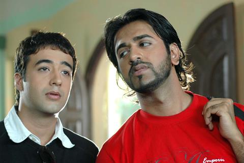 Still image from the movie Ek Aadat