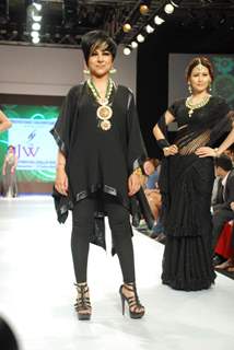 Hard Kaur on the ramp at Bhirdhi Chand show at the India International Jewellery Week on Day 3