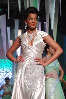 Mugdha Godse on the ramp at India International Jewellery Week on last day