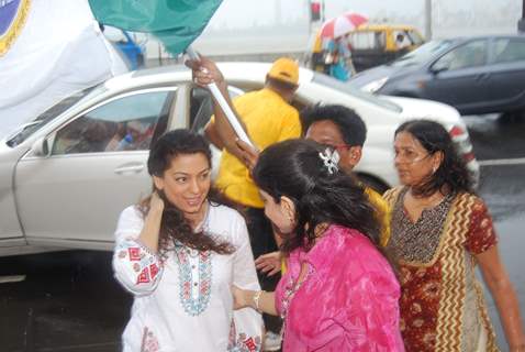 Juhi Chawla at I Love Mumbai sappling distribution at Marine Drive