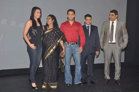 Sonakshi Sinha and Salman Khan at Fridaymoviezcom website launch at JW Marriott, Juhu in Mumbai on Friday Night