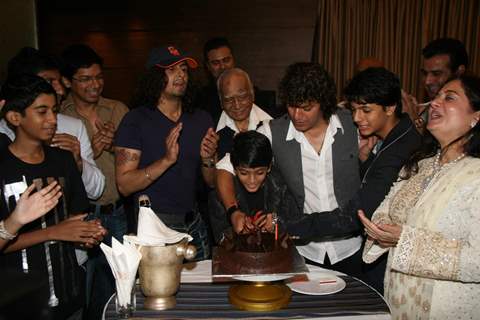 Shaan and Sonu Nigam at Aadesh Shrivastav's birthday bash at Sun N Sand