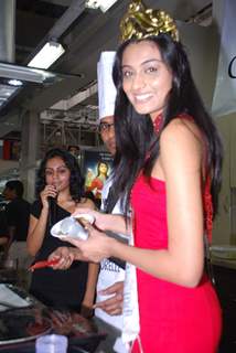 Miss India Neha Hinge at World Kitchen at Malad