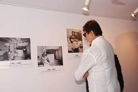 Big B at Anupam Kher's Art Exhibition at Bandra