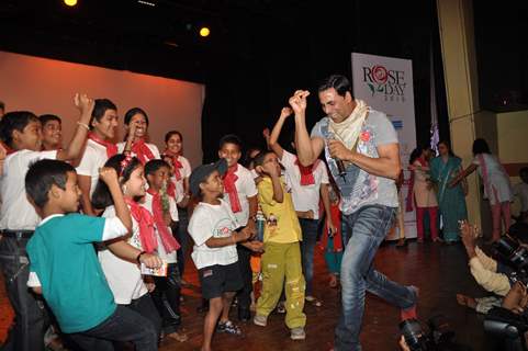 Akshay Kumar spend time with cpaa kids