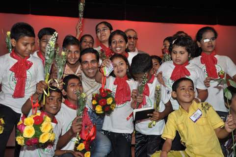 Akshay Kumar spend time with cpaa kids